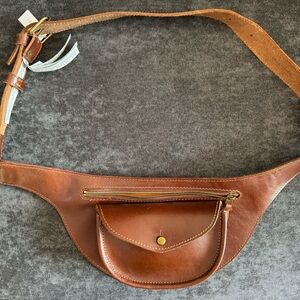 Banana Republic Marrakech leather belt bag- NWT